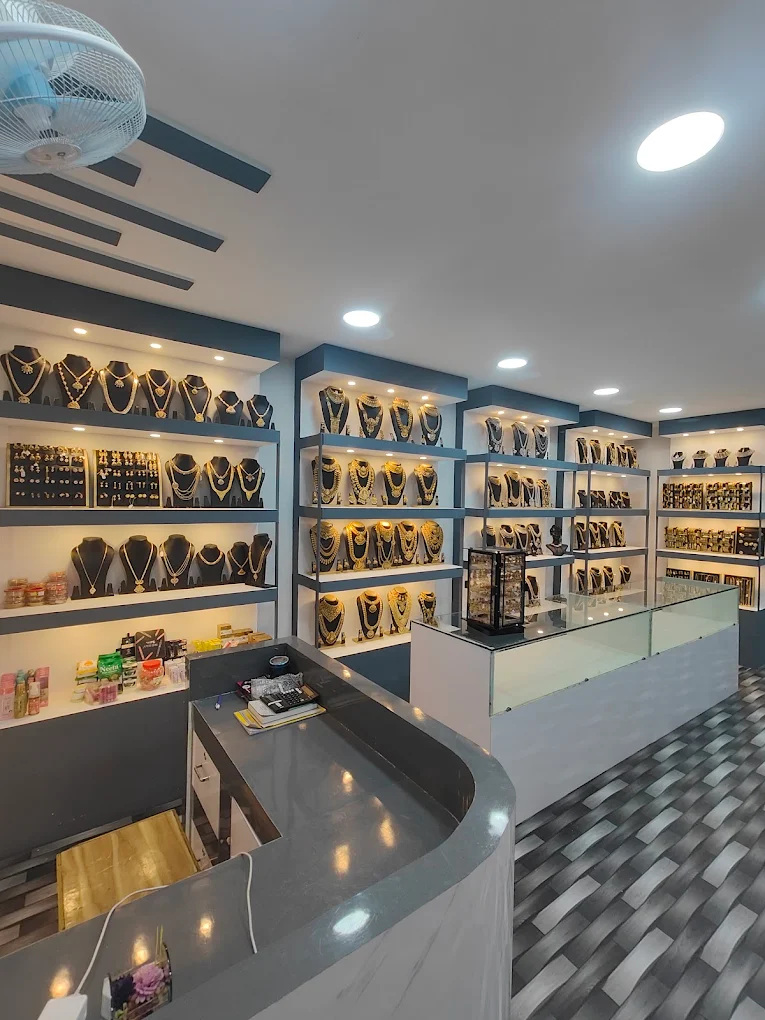 Noir Lounge Pondicherry — Salon Interior